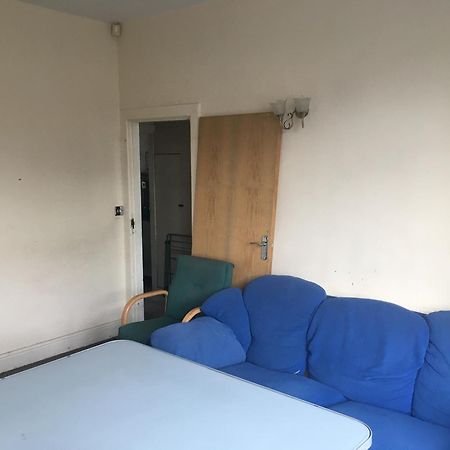 Single Room - Town & University Nearby, 24H Bus, Airport-Linked 曼彻斯特 外观 照片