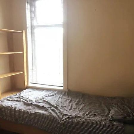 Single Room - Town & University Nearby, 24H Bus, Airport-Linked 曼彻斯特 外观 照片