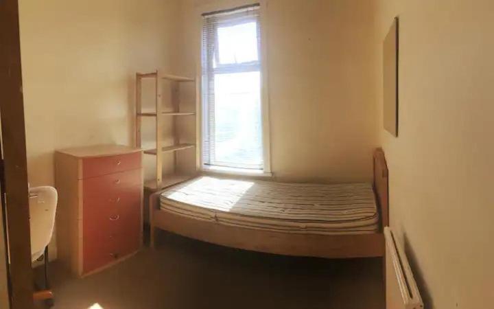 Single Room - Town & University Nearby, 24H Bus, Airport-Linked 曼彻斯特 外观 照片