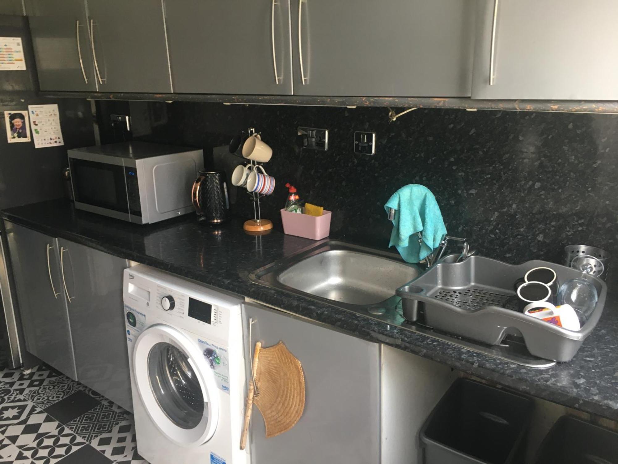 Single Room - Town & University Nearby, 24H Bus, Airport-Linked 曼彻斯特 外观 照片